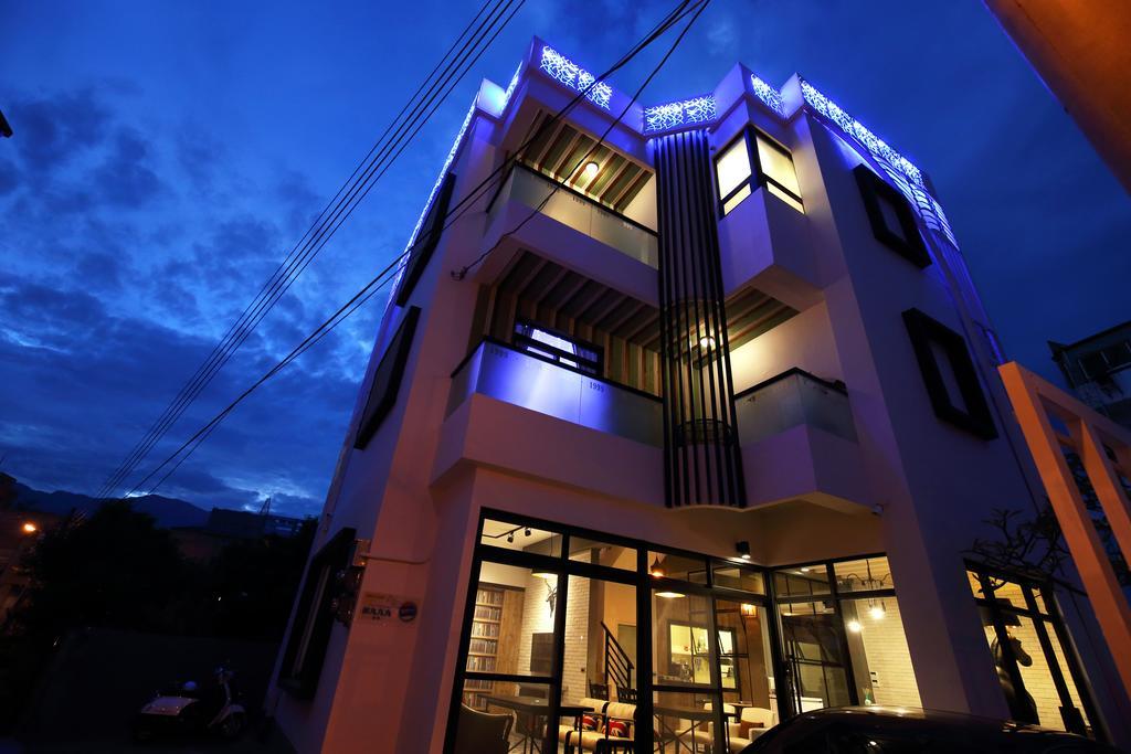 花蓮市 1999 B＆B Bed & Breakfast エクステリア 写真
