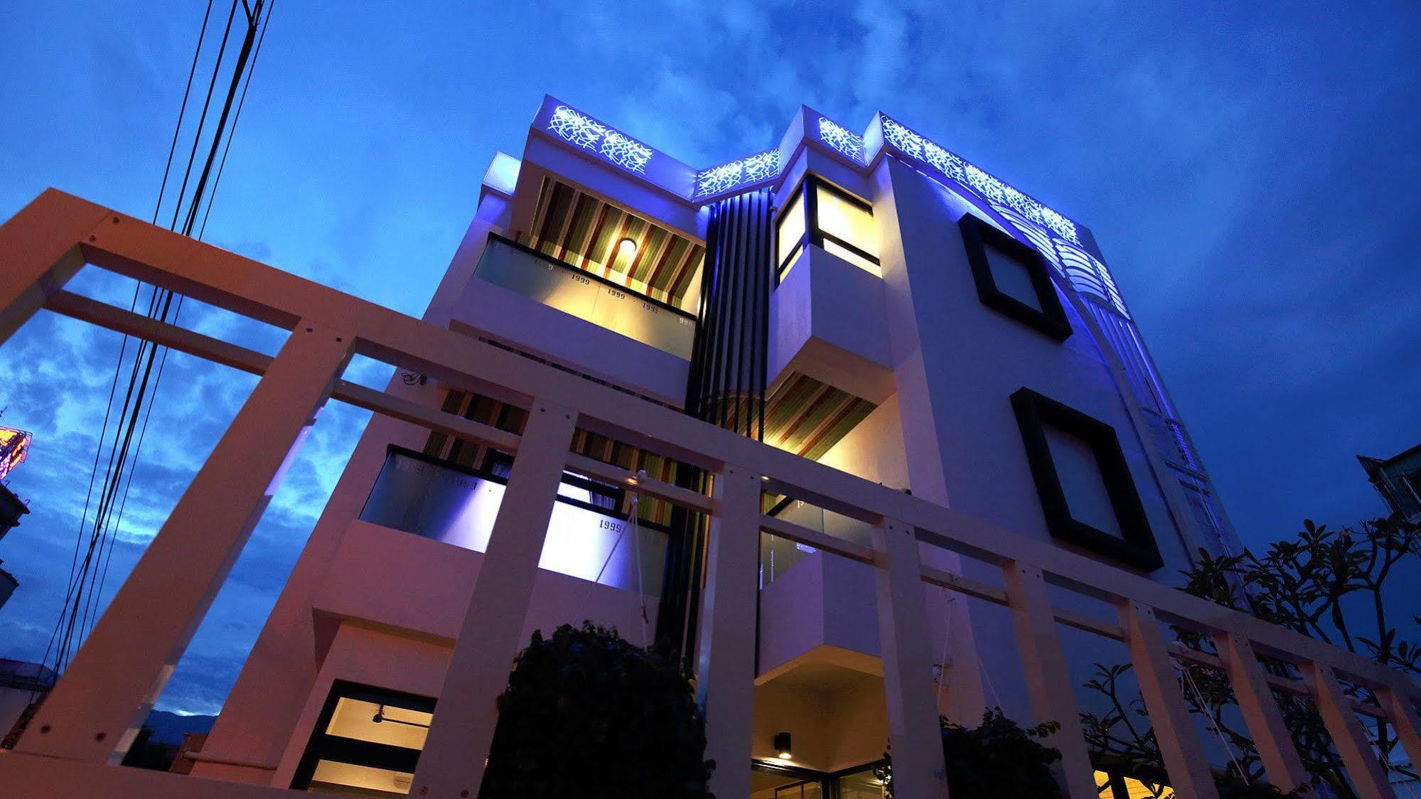 花蓮市 1999 B＆B Bed & Breakfast エクステリア 写真